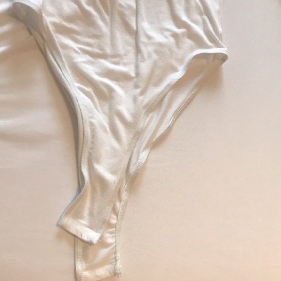 🌻 White Mock Neck Sheer Sleeve Bodysuit - Picture 5 of 5